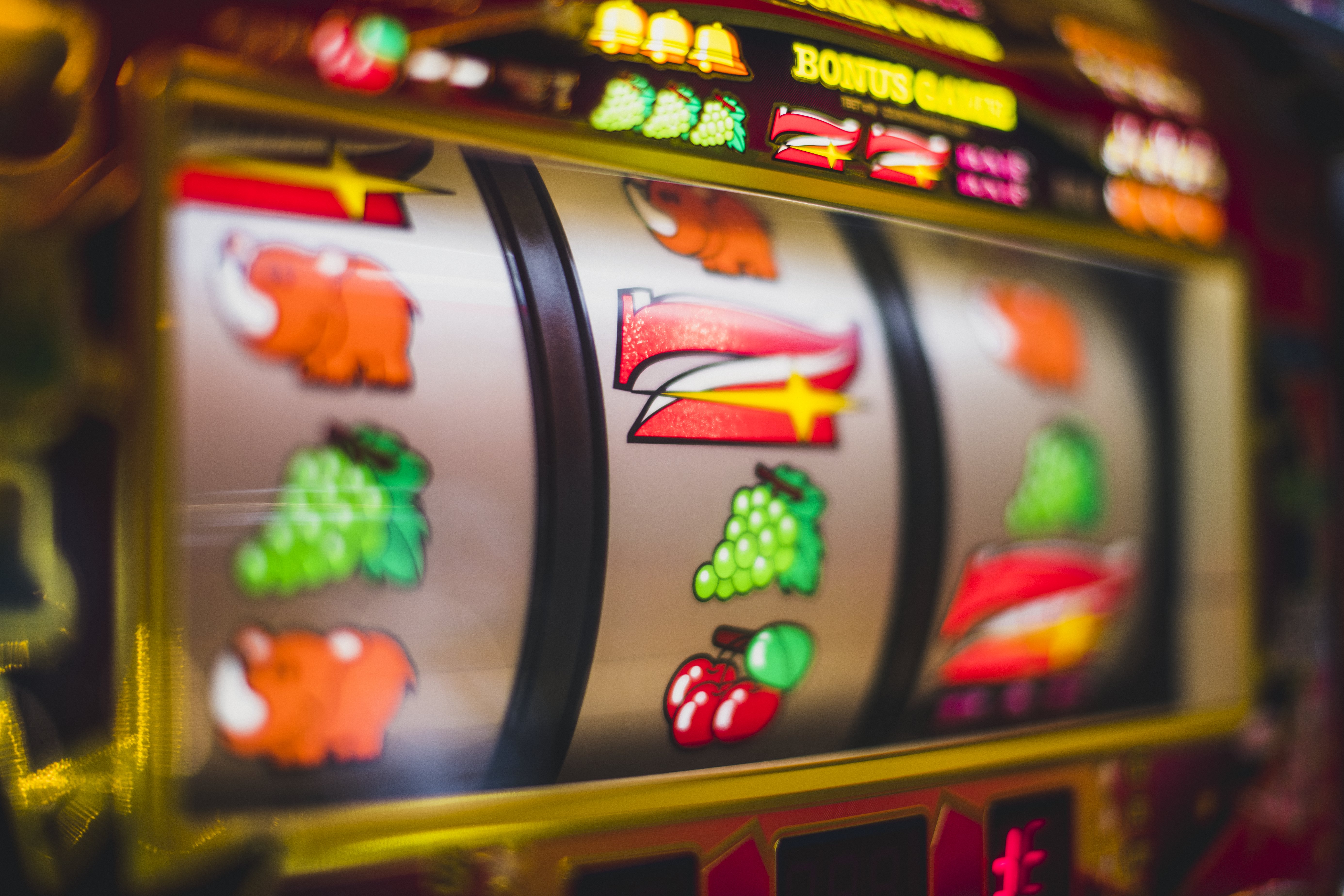 Tabel pembayaran Ganesha Gold menunjukkan nilai simbol dan fitur bonus